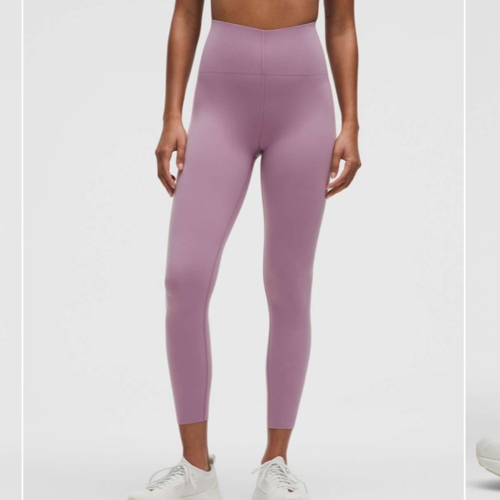 Lululemon Glow Up Super-High-Rise Tight 25"
Lavender Lux 4 NWT